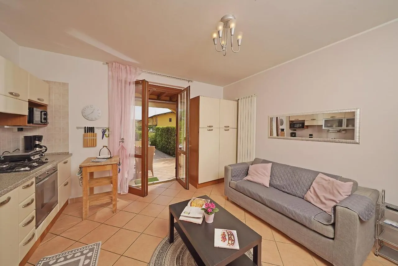 Apartment Gardagate - Appartamento Il Giardino Romantico Sirmione
