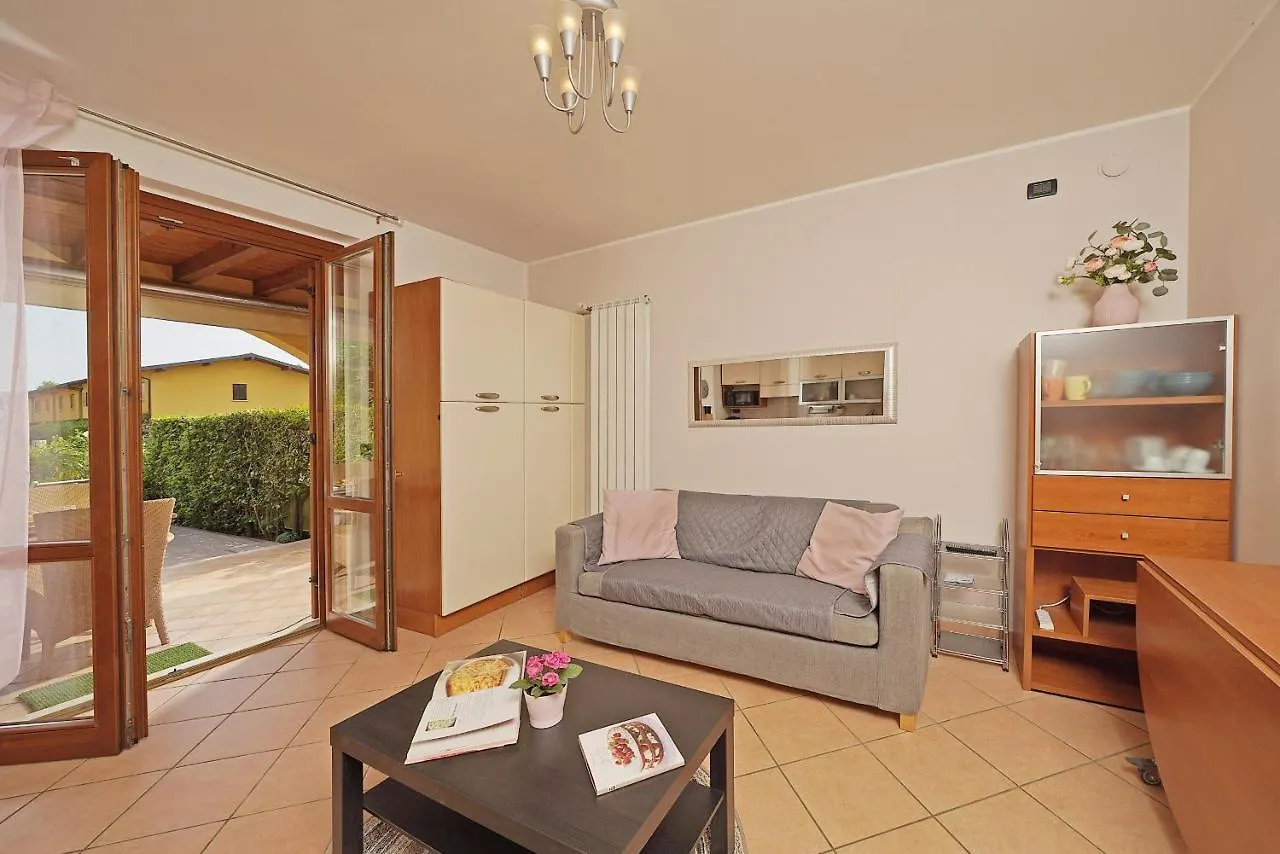 Gardagate - Appartamento Il Giardino Romantico Sirmione Italy